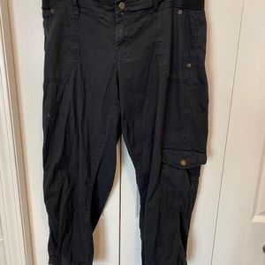 Guess cropped size M joggers